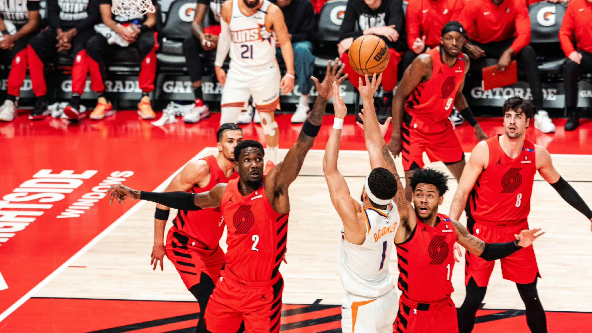 开拓者客场落败给太阳,战绩下滑再次掉队 开拓者客场落败给太阳,战绩下滑再次掉队